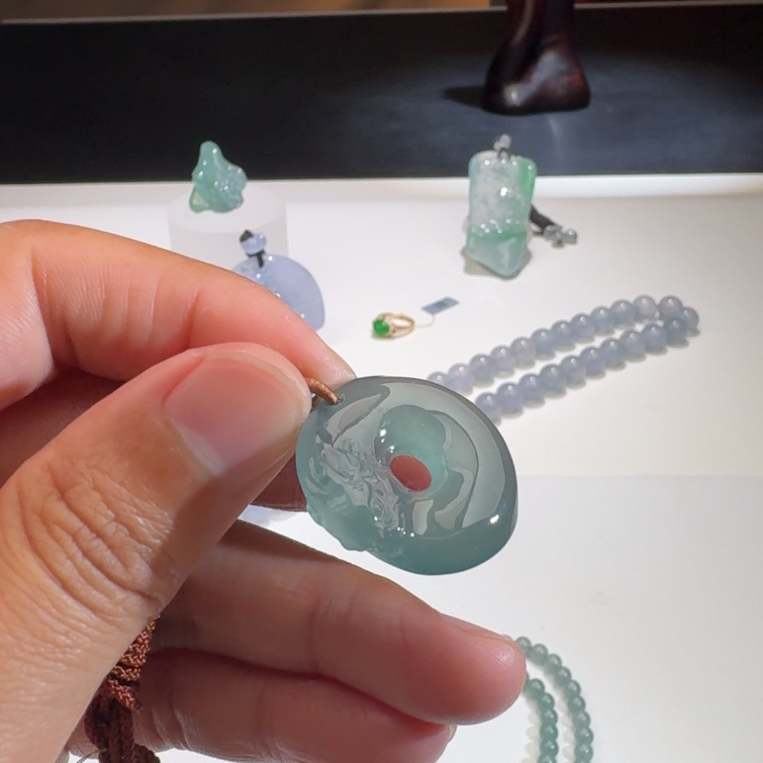 翡翠颈饰未镶嵌帅