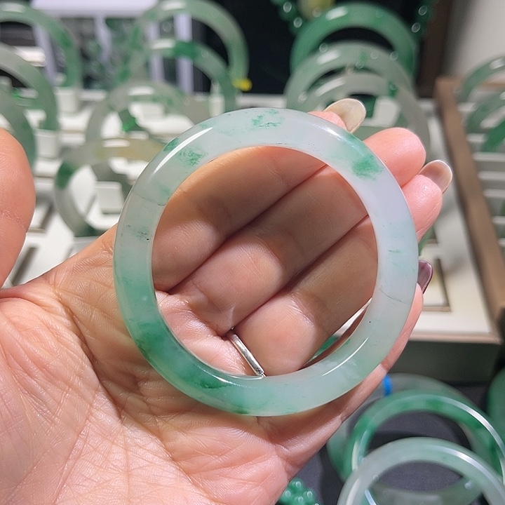 石英质玉手镯未镶嵌v*