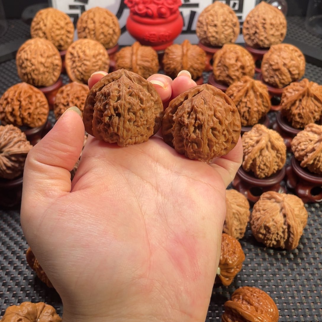 文玩核桃把件全品三角白40尺