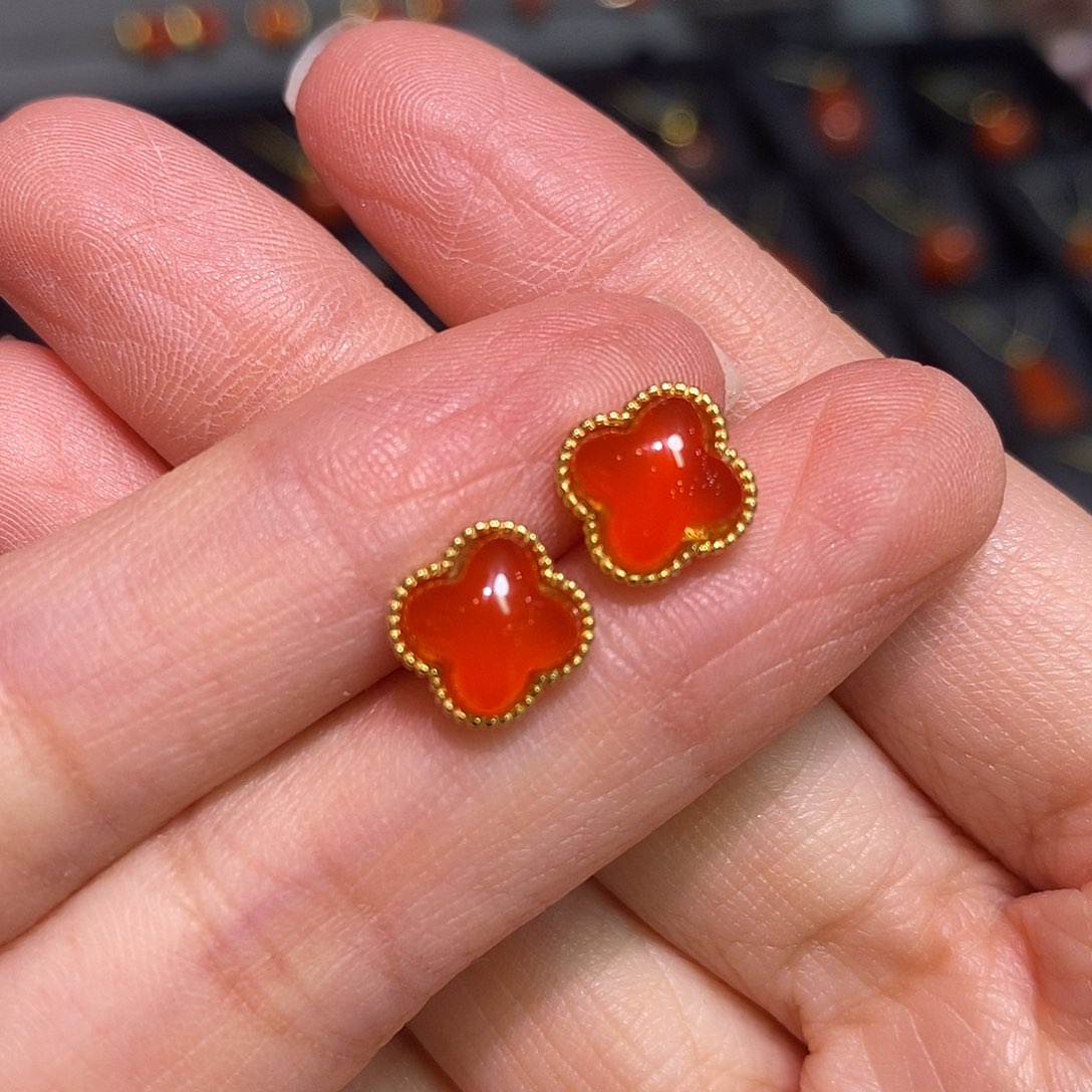 南红玛瑙云南保山冰红耳钉银S925镶嵌