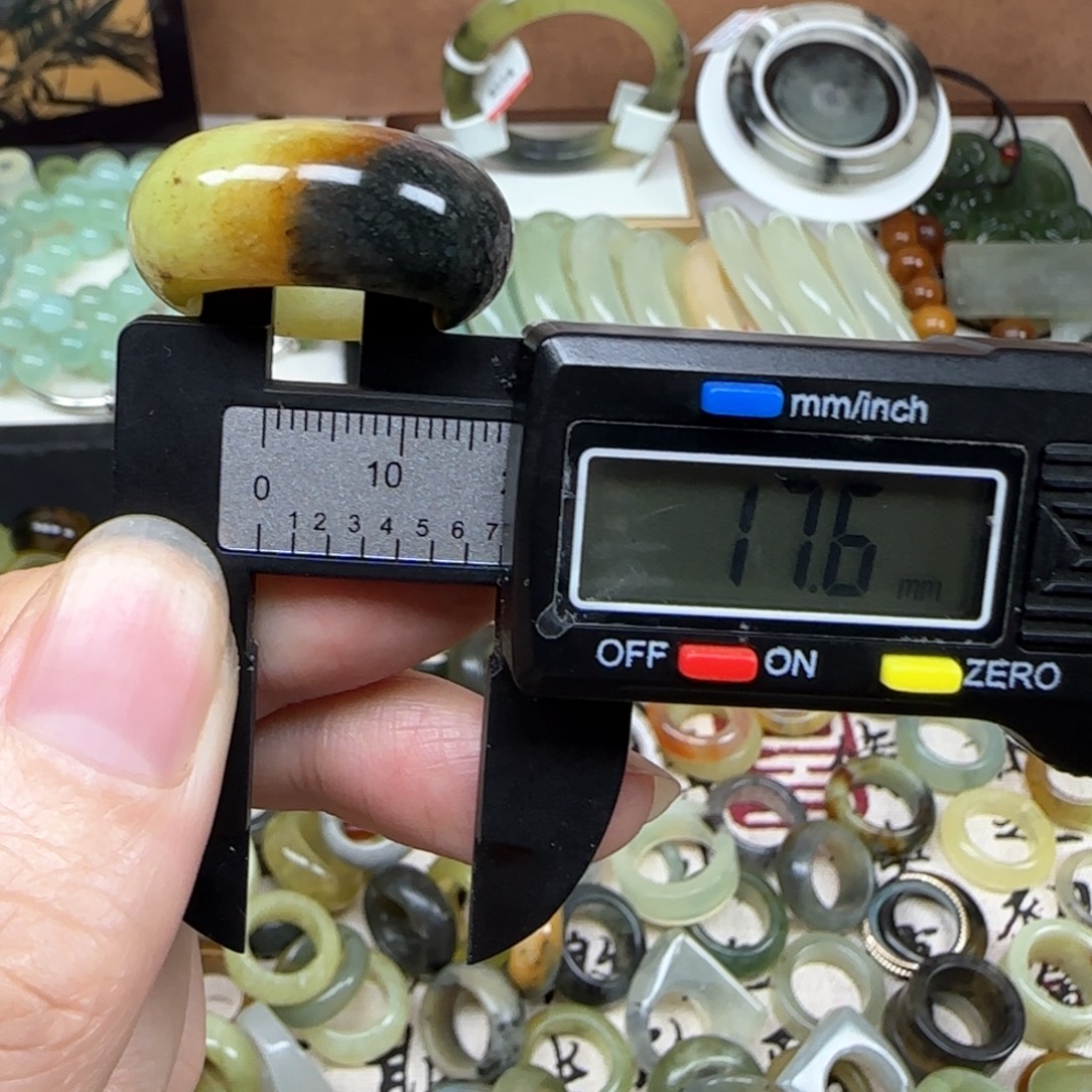 蛇纹石玉未镶嵌戒指16码