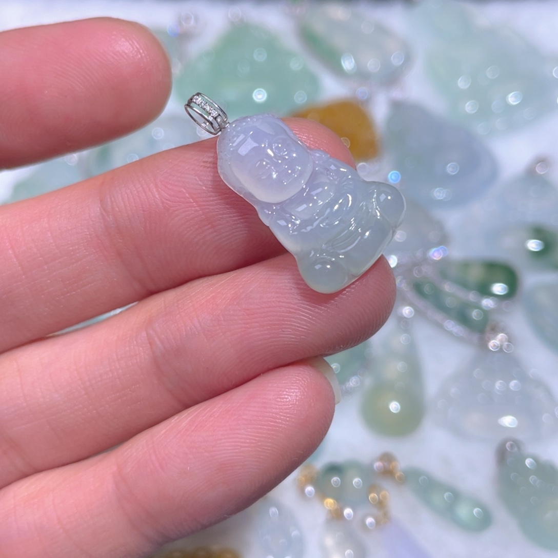 翡翠18K金镶嵌颈饰翡翠