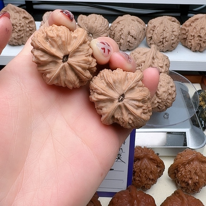 文玩核桃吊坠星*?36全品毕业对赤龙鸡心