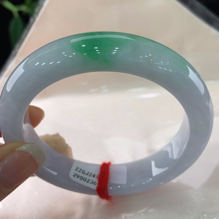 翡翠手镯未镶嵌52圈口0236