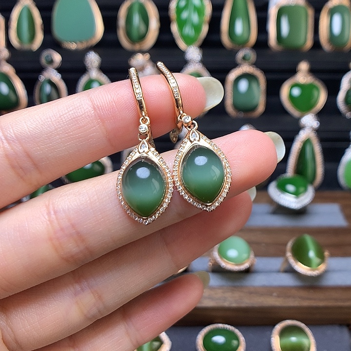 和田玉首饰18K金镶嵌