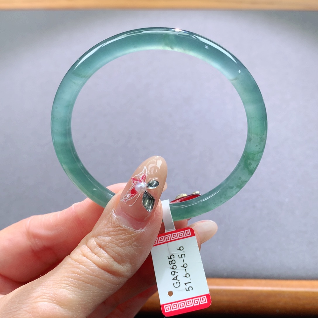 翡翠手镯未镶嵌天然翡翠手镯叮当镯