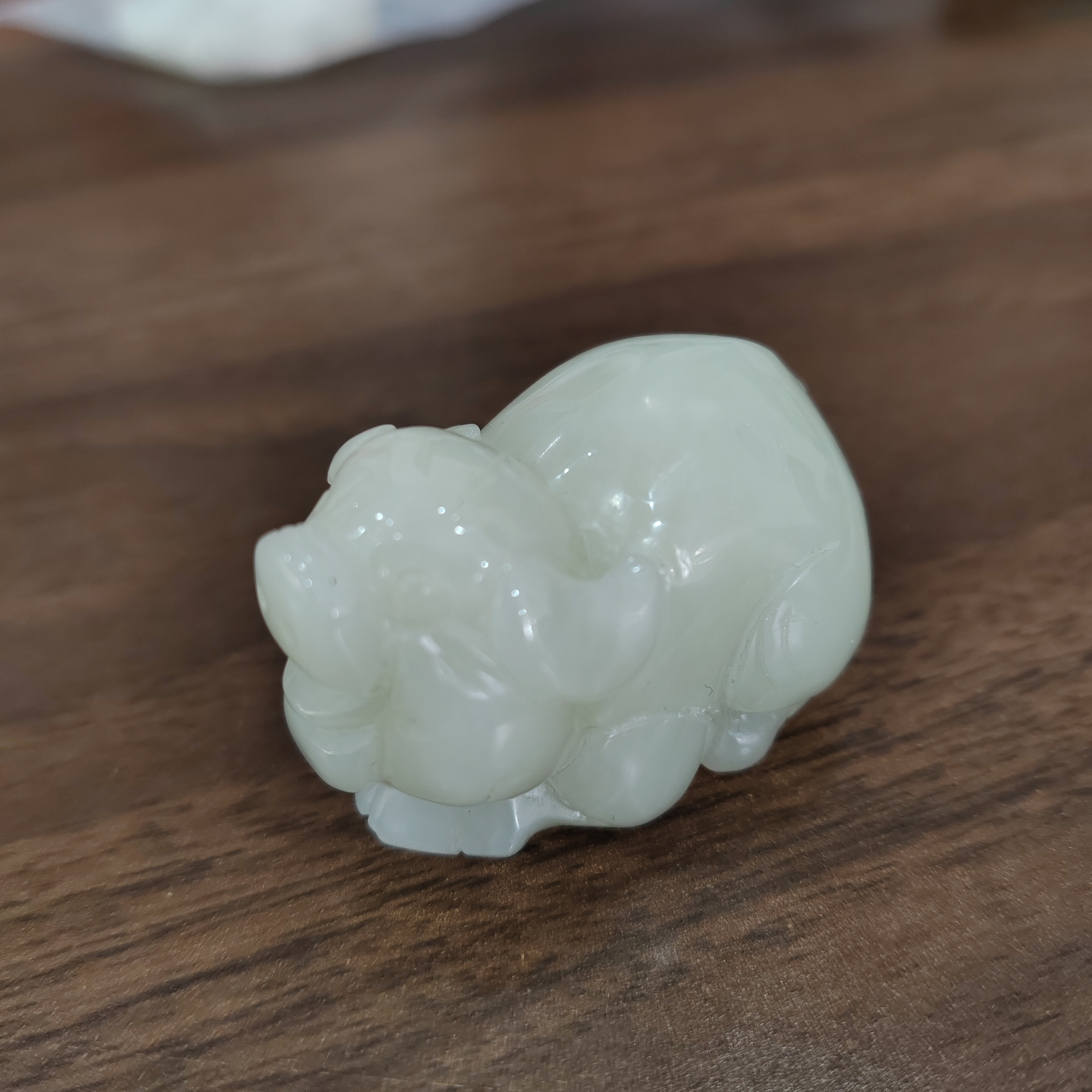 玉手工雕刻诸（猪）事顺利男女款