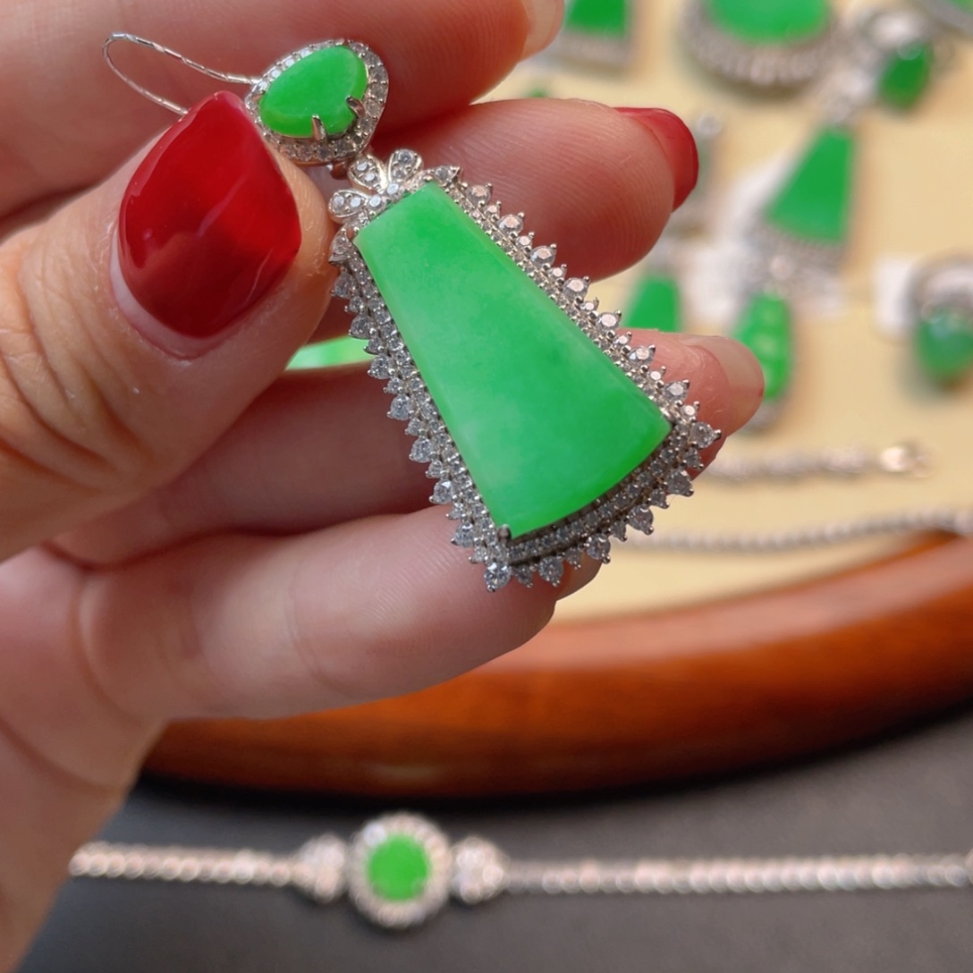 翡翠吊坠(不含链)银S925镶嵌