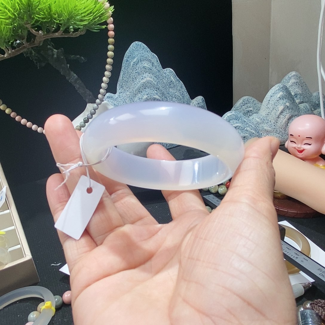 玛瑙/玉髓手镯未镶嵌58