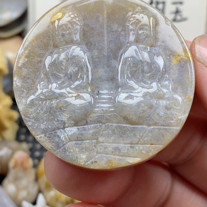 颈饰未镶嵌硅化珊瑚（珊瑚玉）有瑕