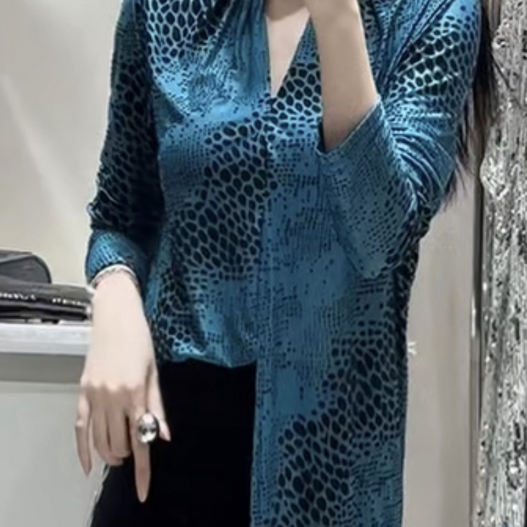 打底衫长袖常规款T恤时尚韩版亮片蕾丝抗皱V领秋冬