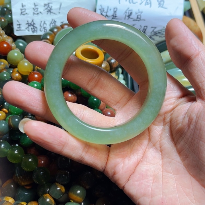 蛇纹石玉手镯合金