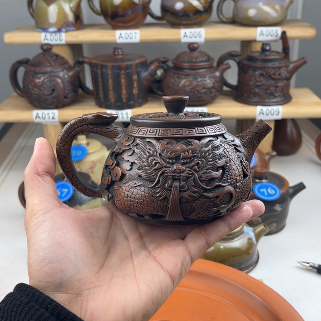 壶249cc满雕龙凤呈祥，建水紫陶老手艺人全手工制作