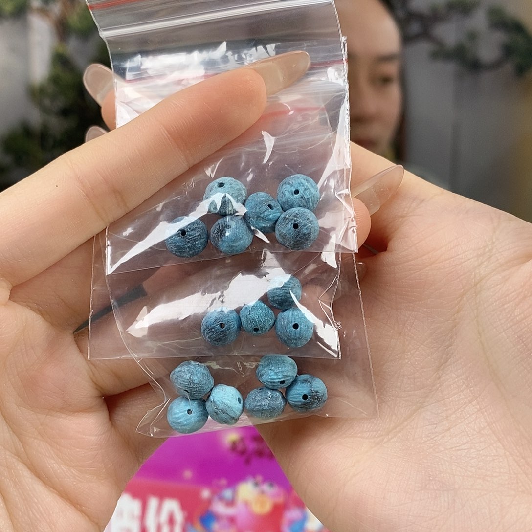 姚***水绿松石未镶嵌珠宝奇石