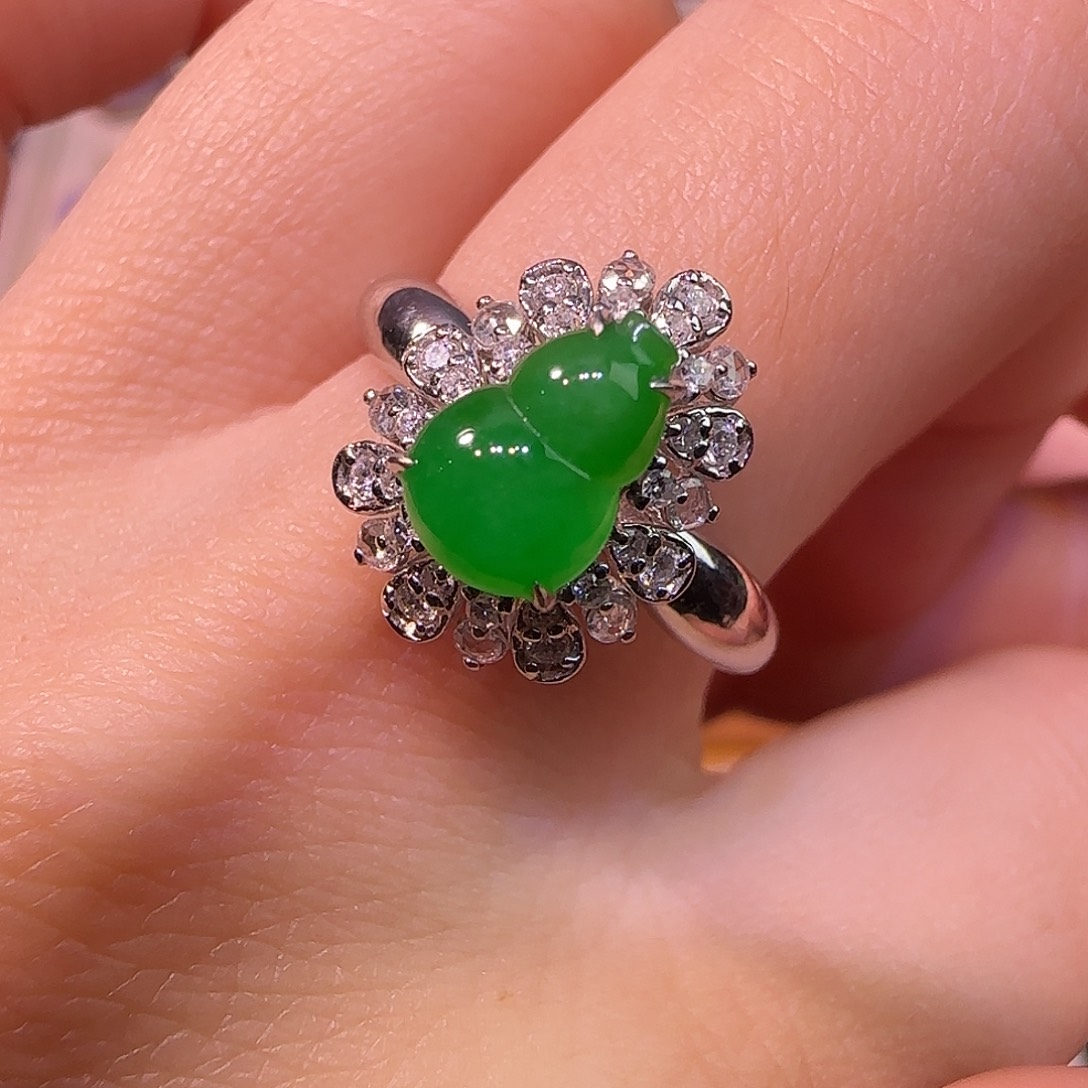 翡翠18K金镶嵌戒指