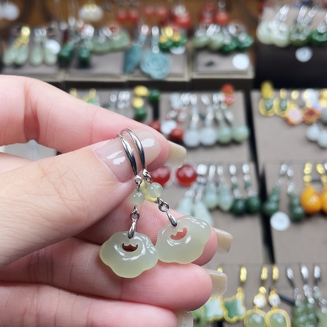 和田玉银S925镶嵌耳饰