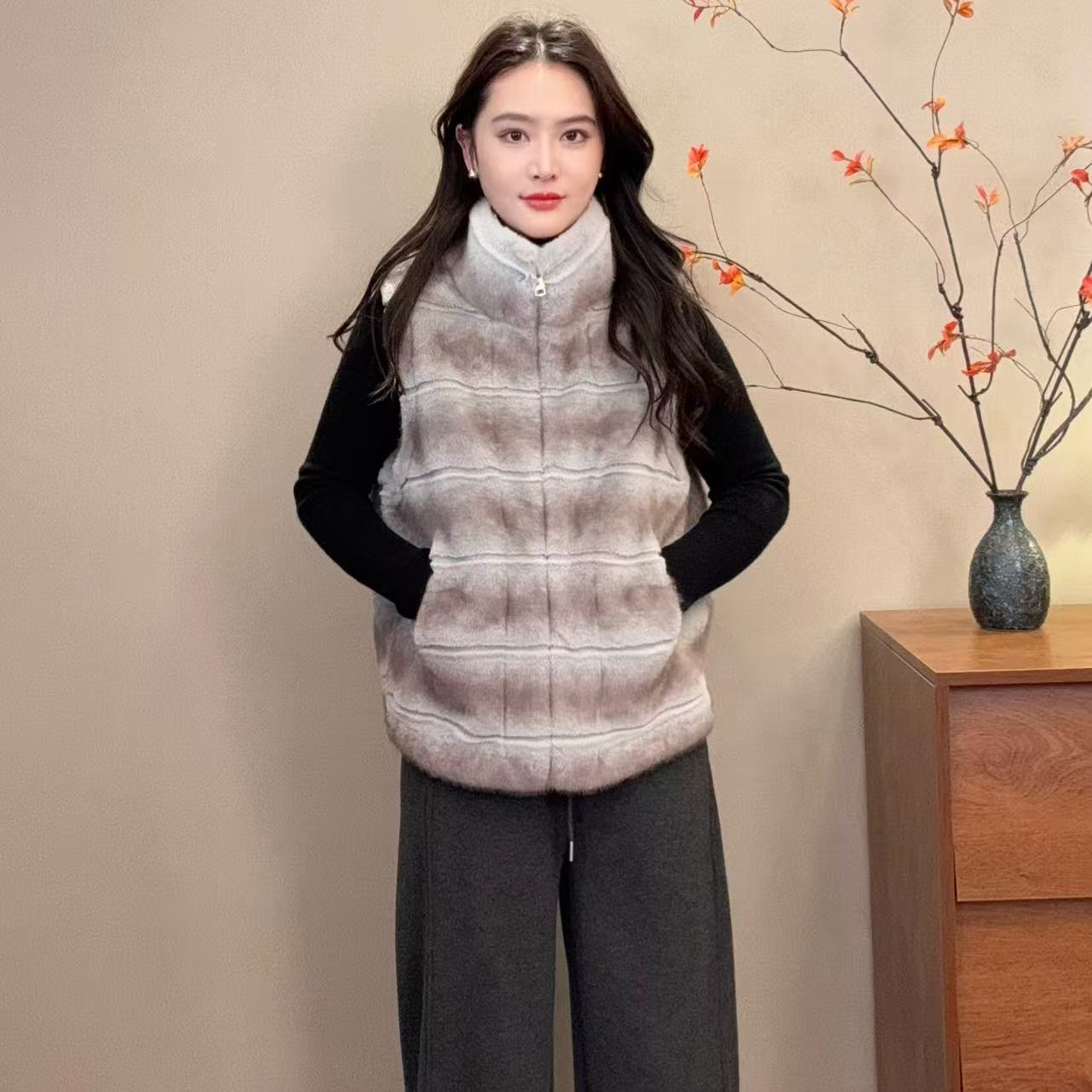 新品环保皮毛一体马甲外套