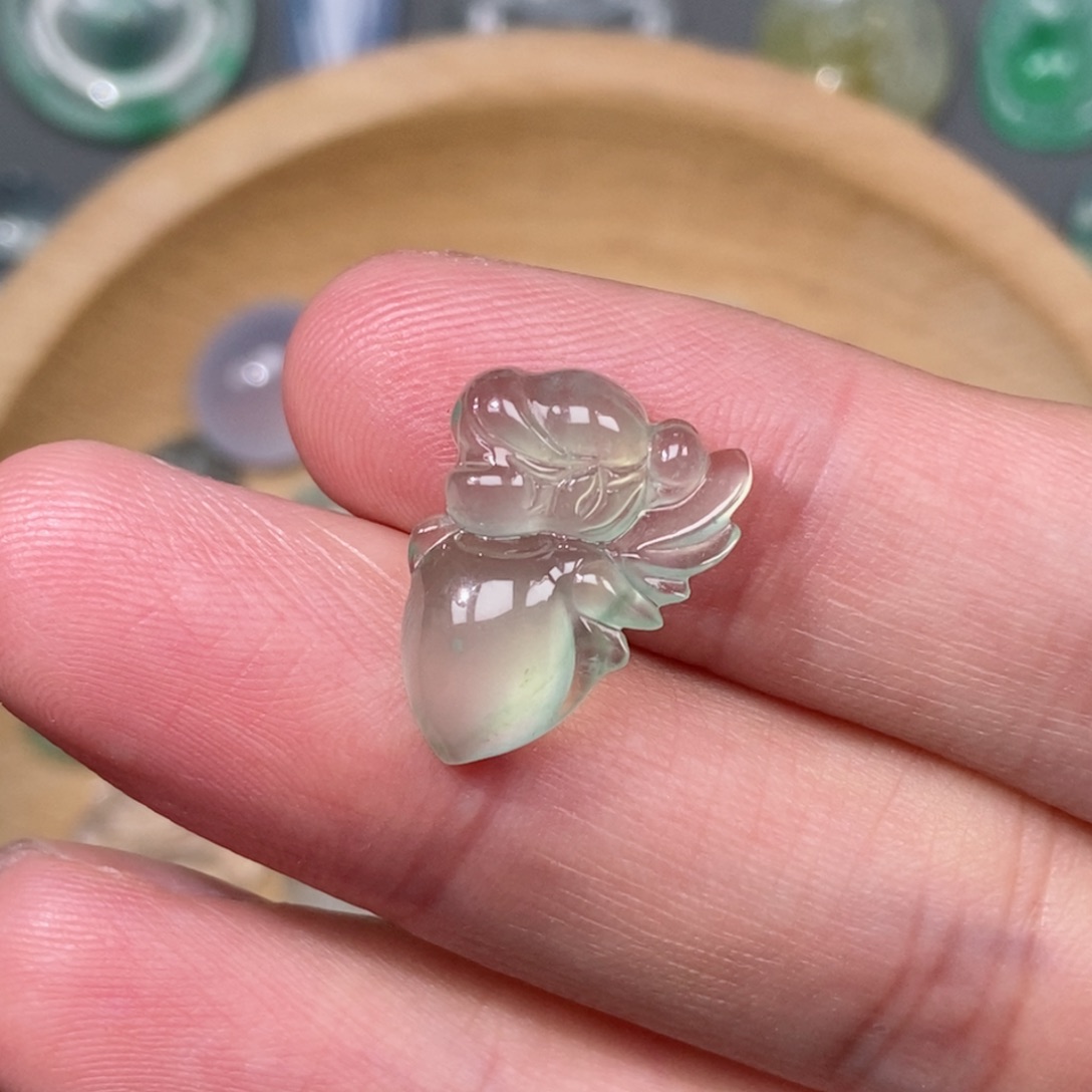 翡翠颈饰未镶嵌花仙子