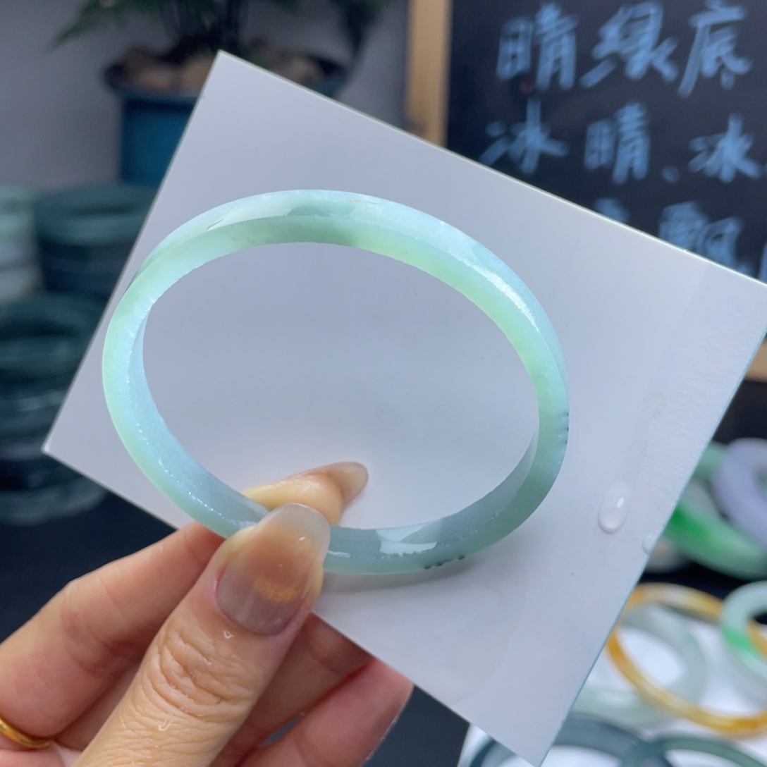 定制翡翠56公主镯未镶嵌