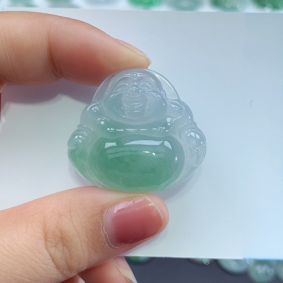 翡翠未镶嵌颈饰佛公