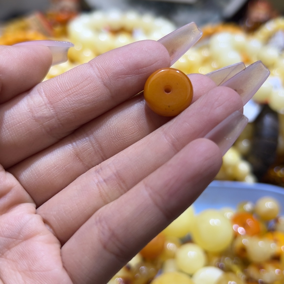 琥珀珠宝奇石未镶嵌