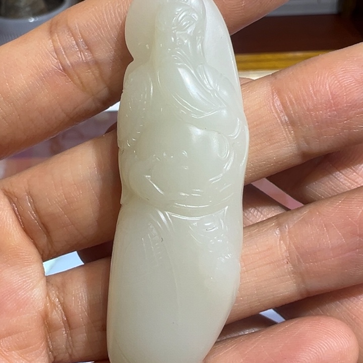 和田玉未镶嵌颈饰关公