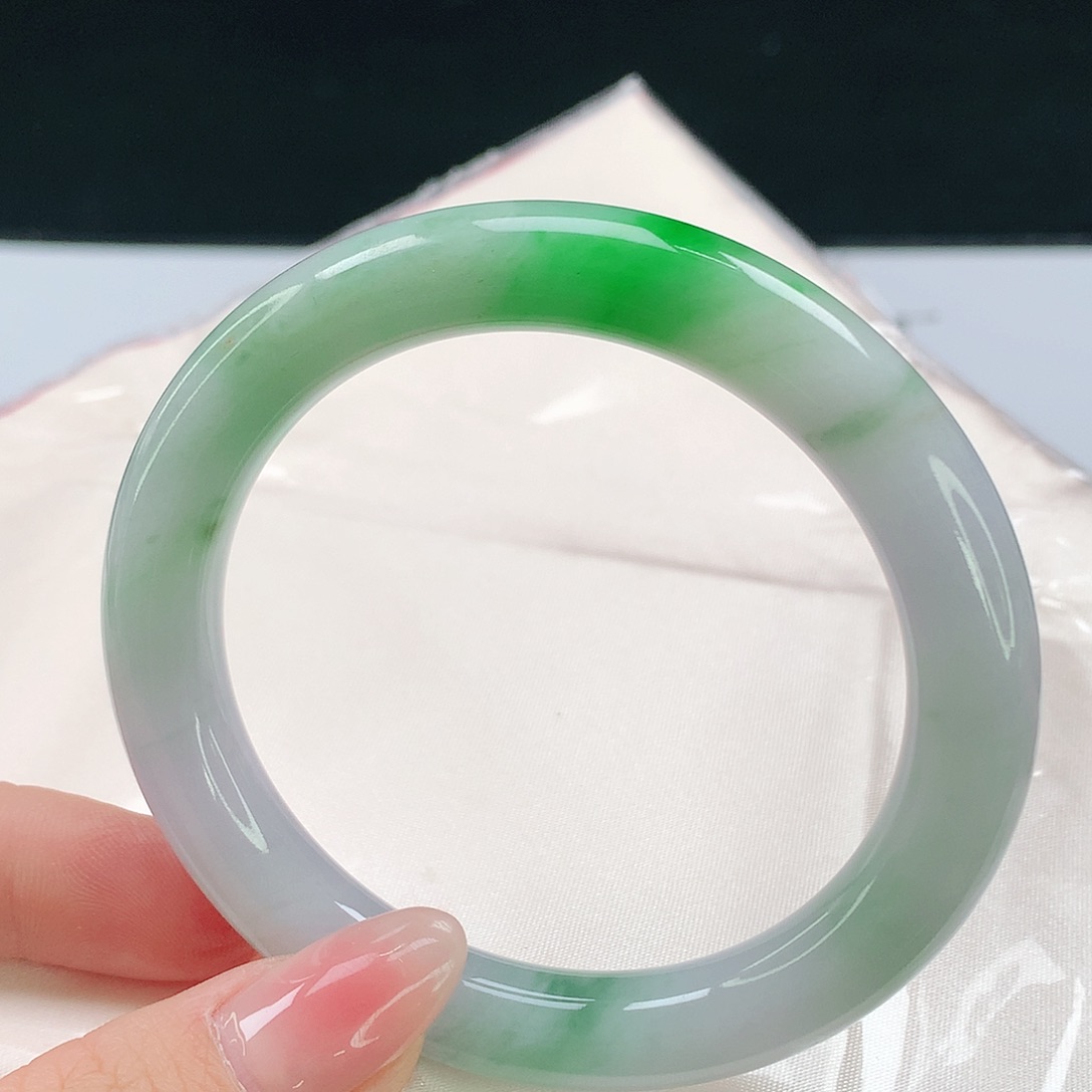 未镶嵌手镯翡翠685