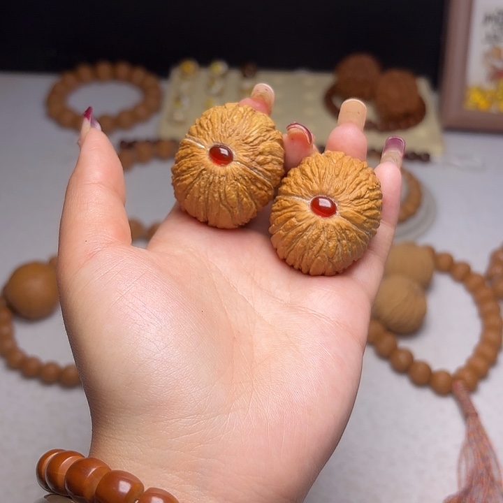 升***重猴头核桃吊坠39.8精配对镶嵌