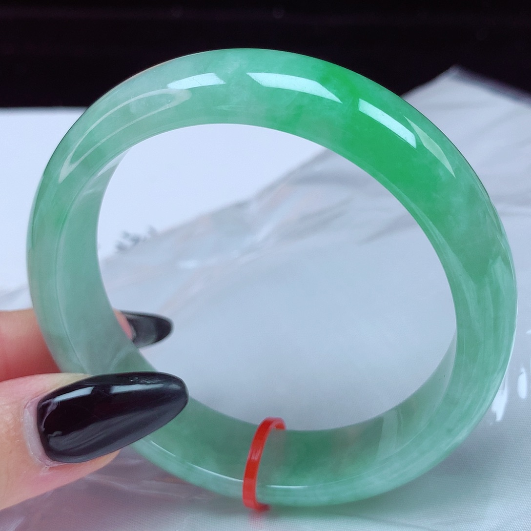 翡翠手镯未镶嵌58圈