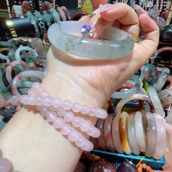 石英质玉手镯未镶嵌祥****）