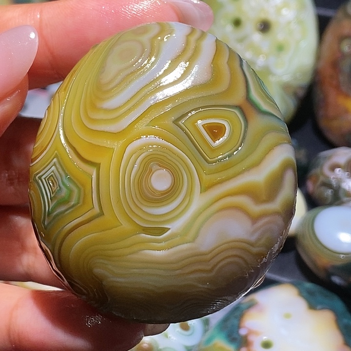 玛瑙/玉髓未镶嵌珠宝奇石17