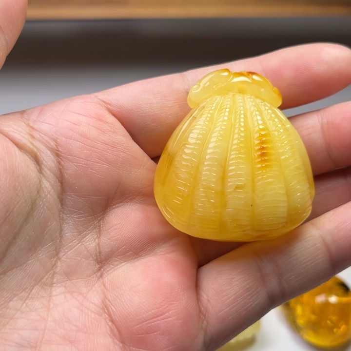 琥珀颈饰未镶嵌琥珀蜜蜡