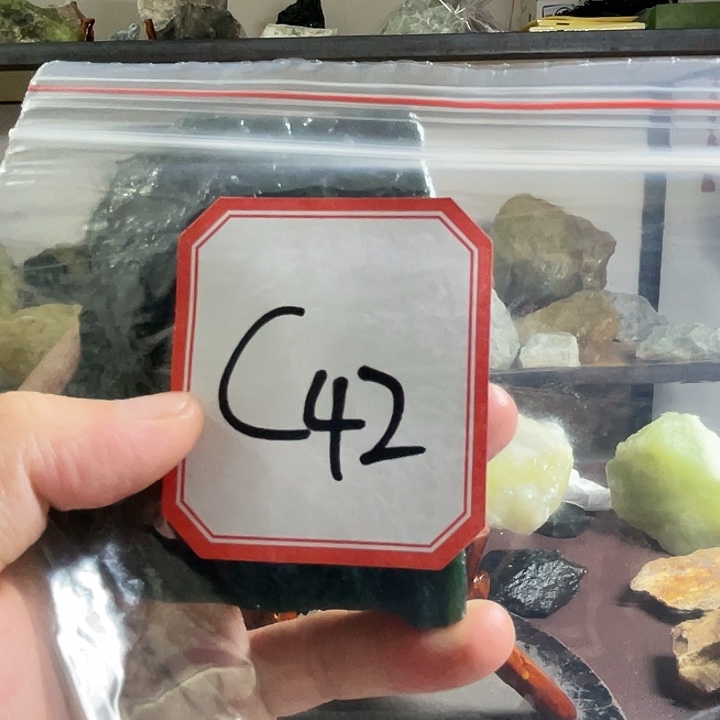 l***i蛇纹石玉未镶嵌珠宝奇石