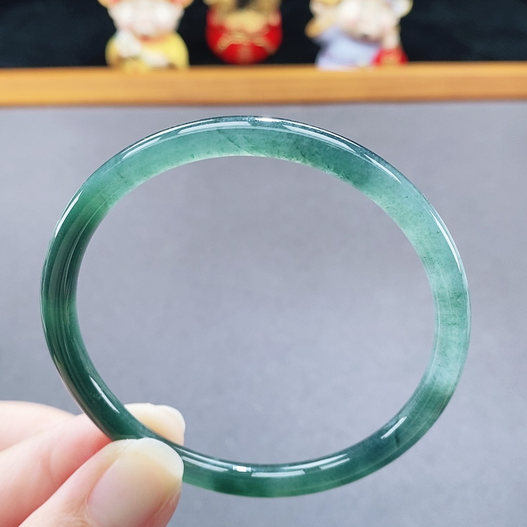翡翠未镶嵌手镯45