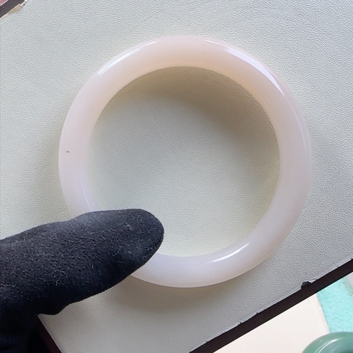 石英岩玉手镯未镶嵌