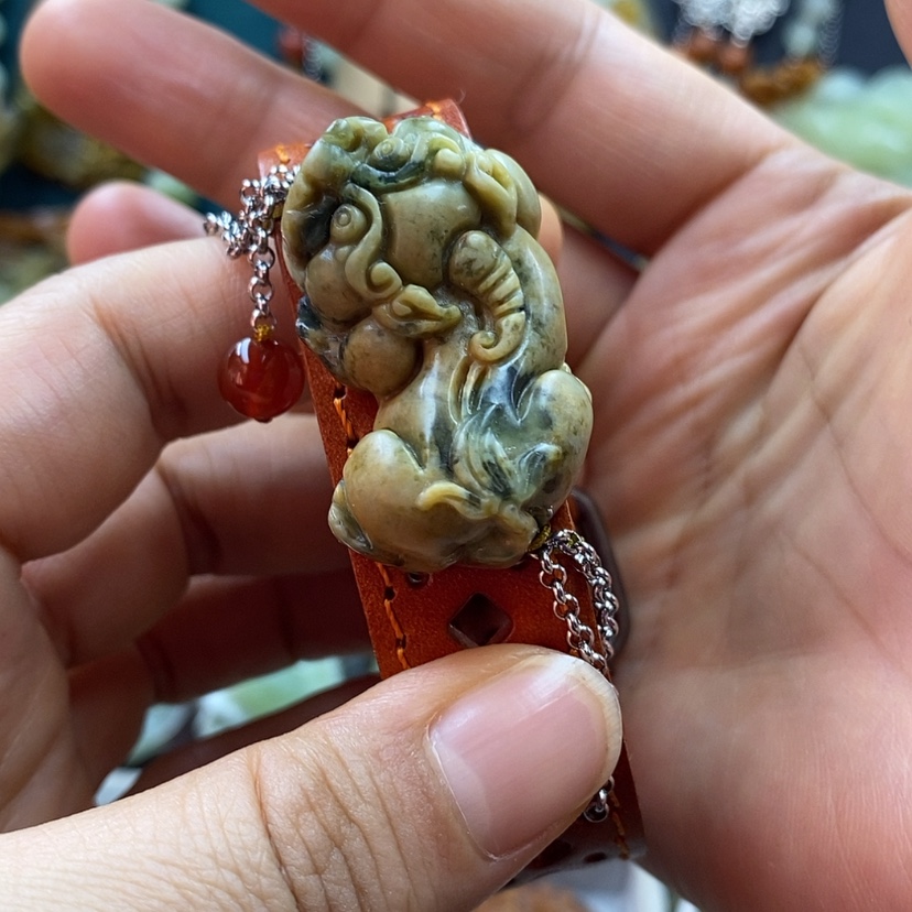 【闪购商品】蛇纹石玉手牌未镶嵌