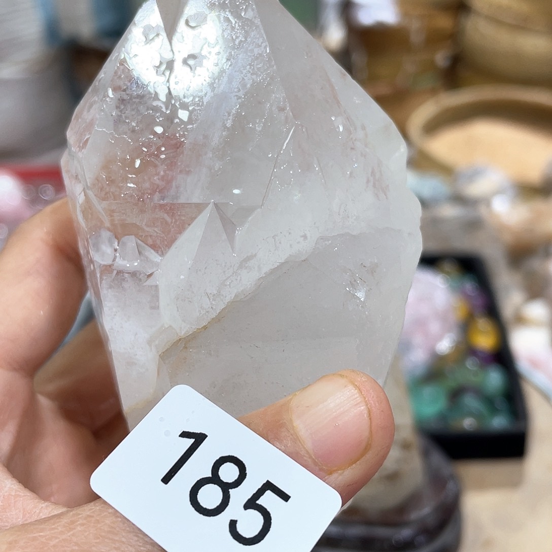 水晶摆件……未镶嵌