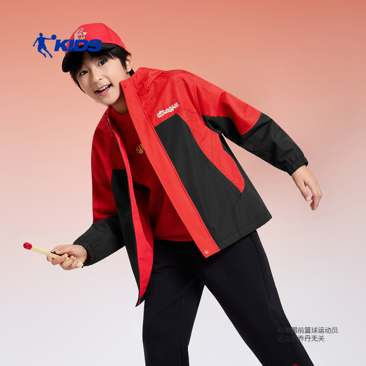 才骅加马|乔丹男童新年外套2026新款中大童薄绒风衣TDDFDA261104A