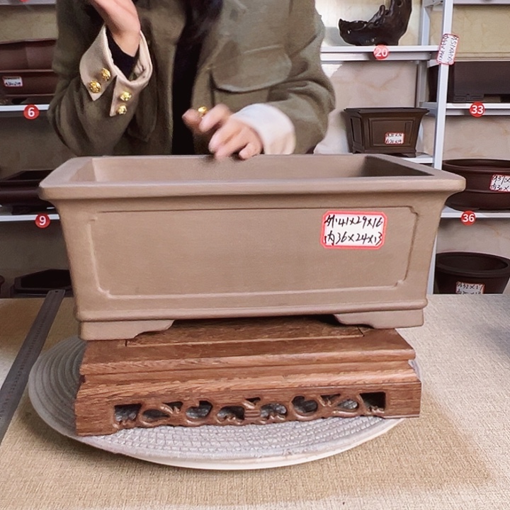 紫砂花盆等多种装饰