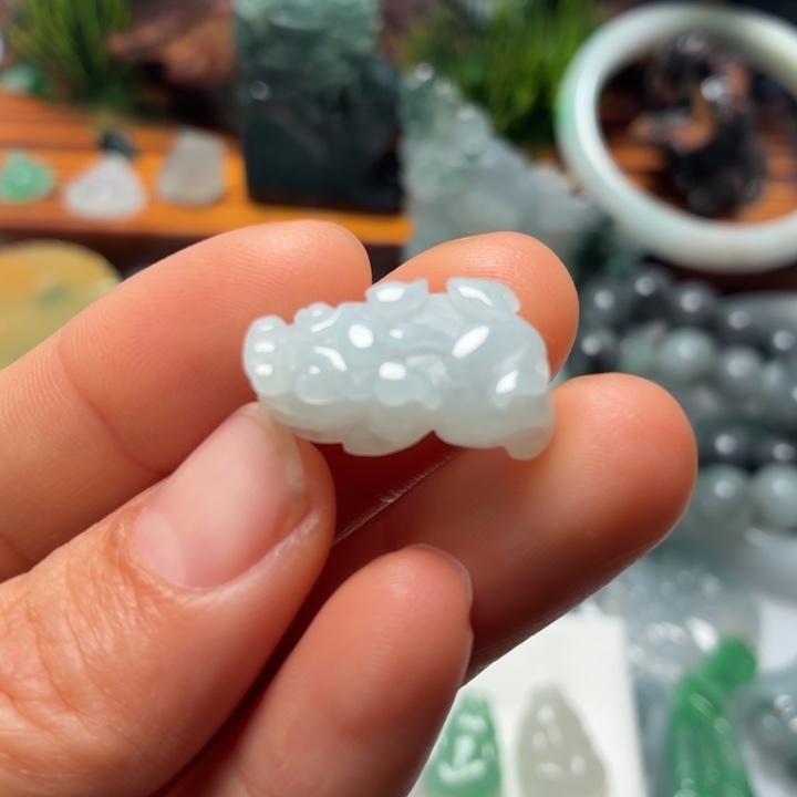 翡翠未镶嵌颈饰翡翠