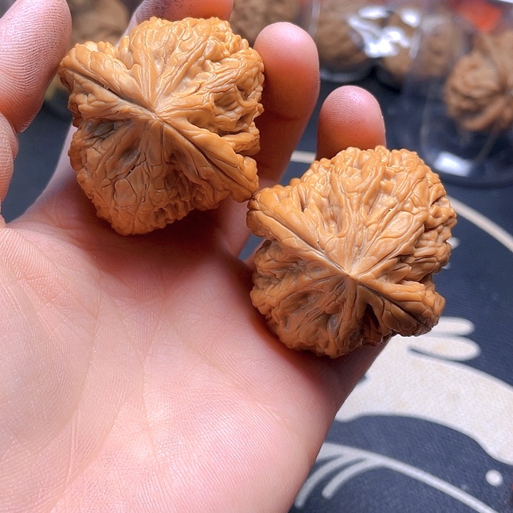 文玩核桃吊坠蓟县虎头王