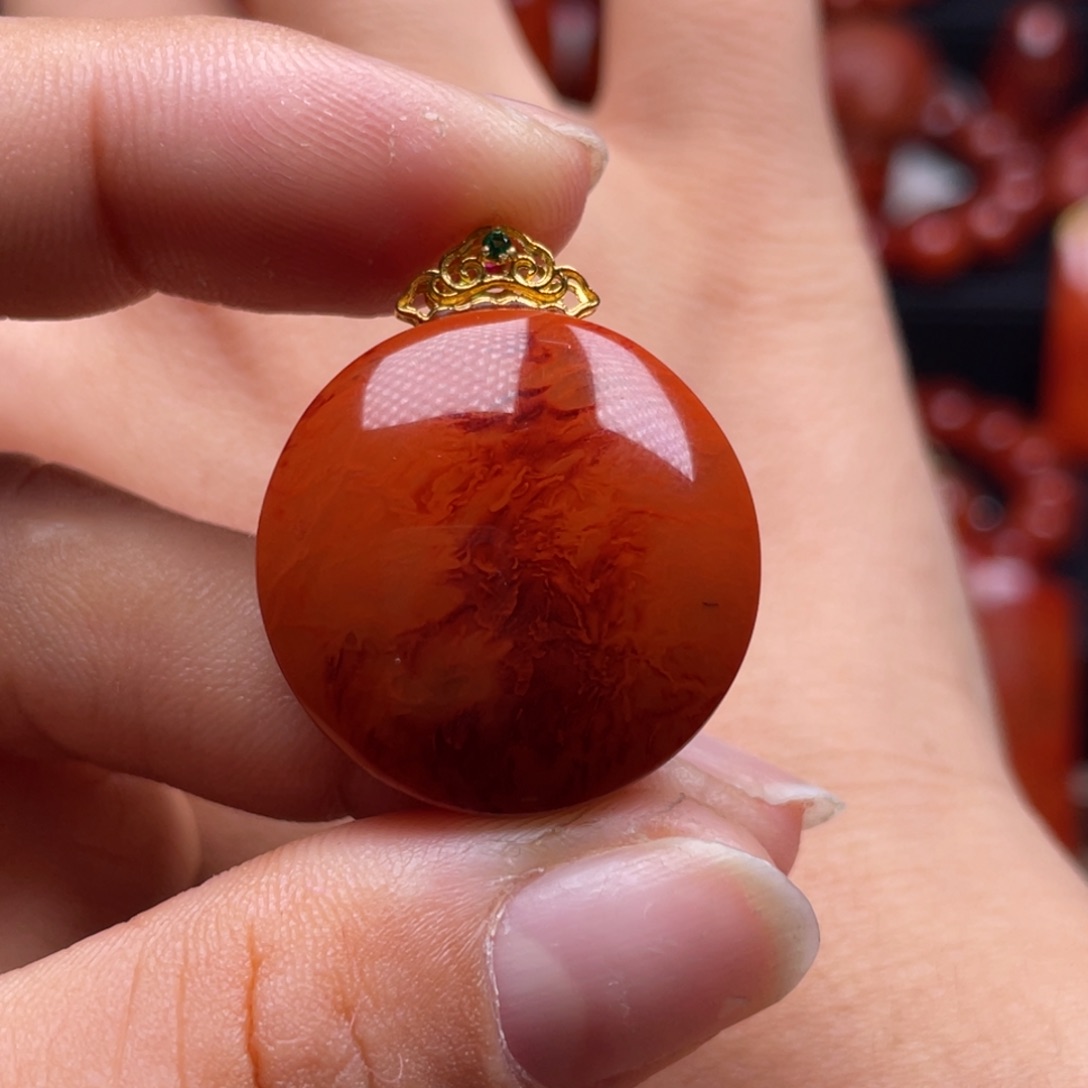 南红玛瑙珠宝奇石18K金镶嵌吊坠