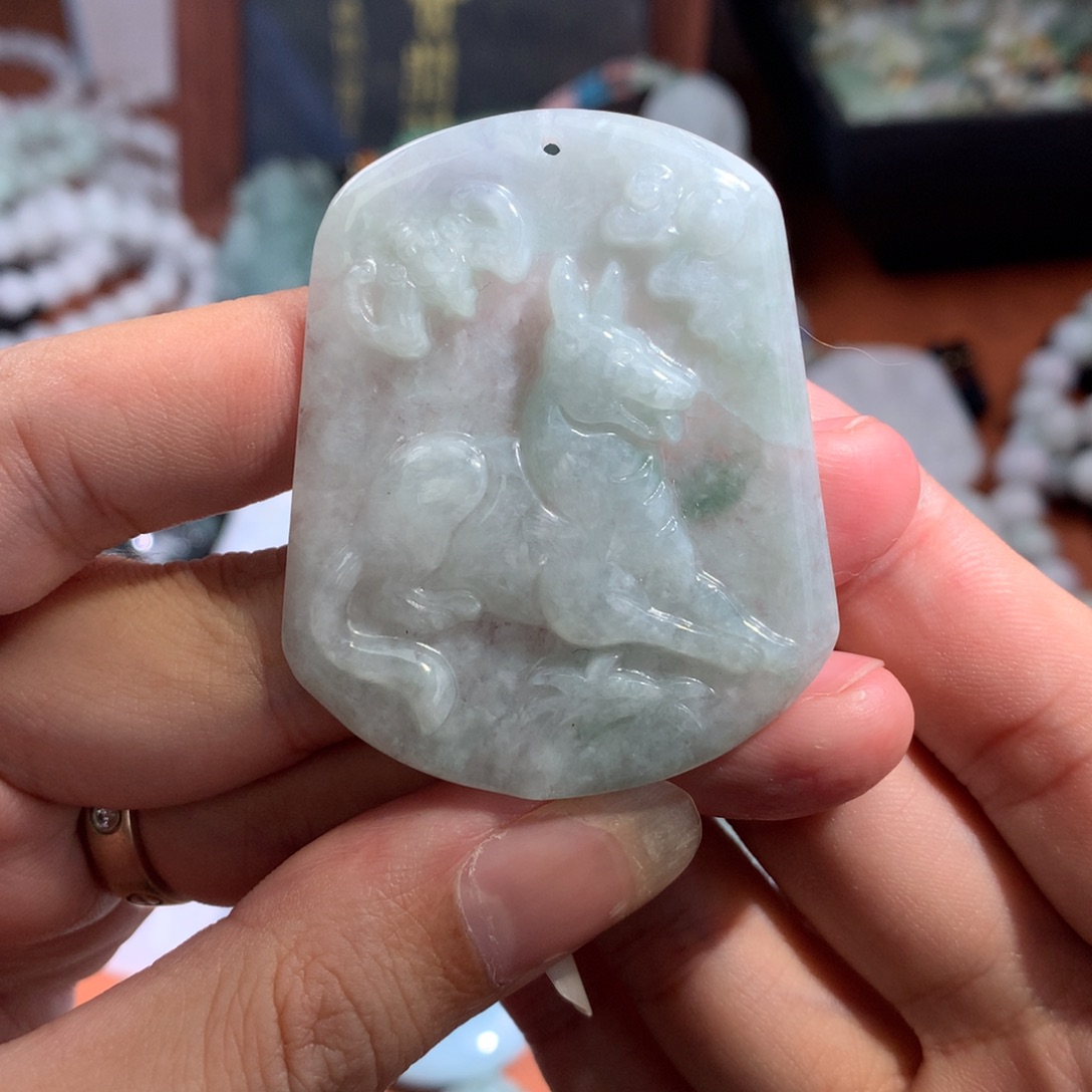 翡翠未镶嵌颈饰翡翠