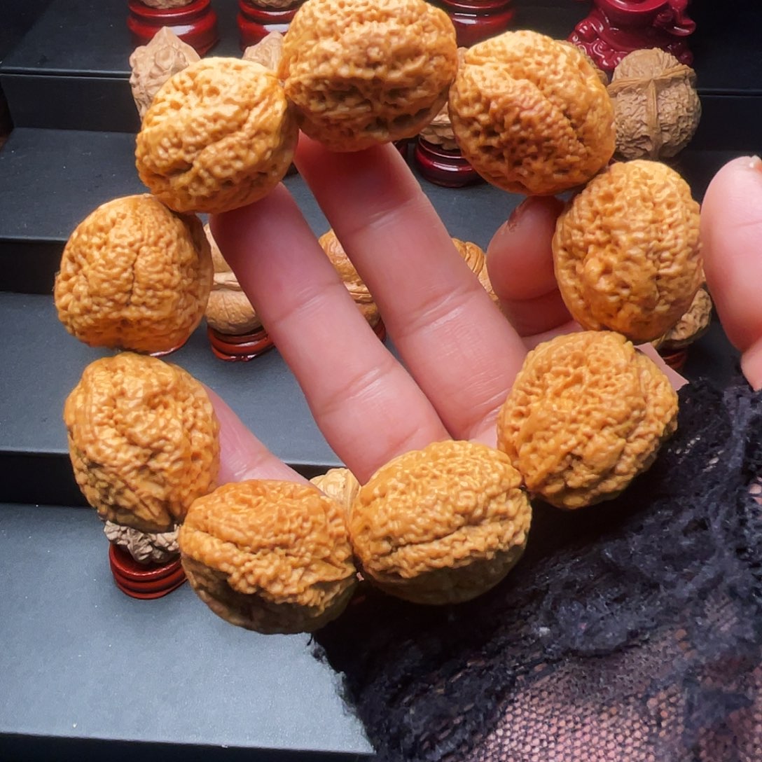 文玩核桃把件手串……