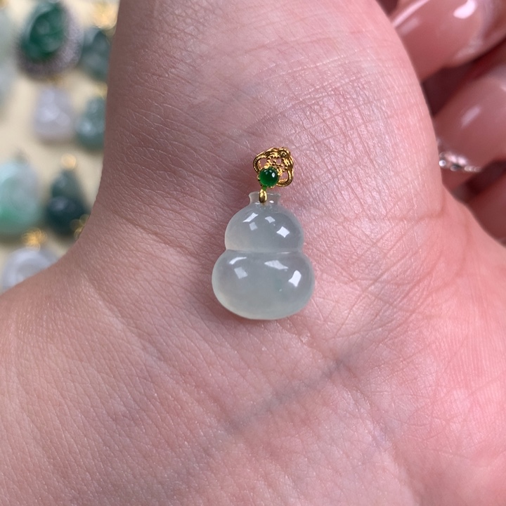 翡翠颈饰18K金镶嵌葫芦