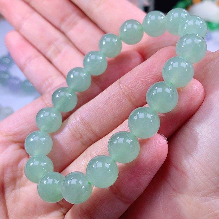 翡翠手链未镶嵌翡翠