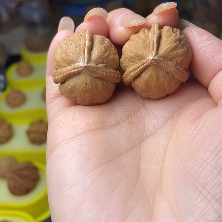 文玩核桃吊坠奔奔