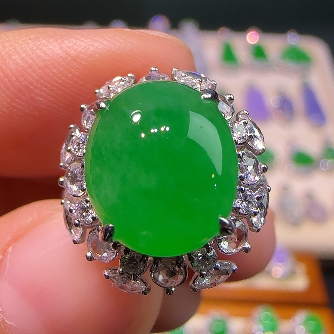 翡翠18K金镶嵌戒指