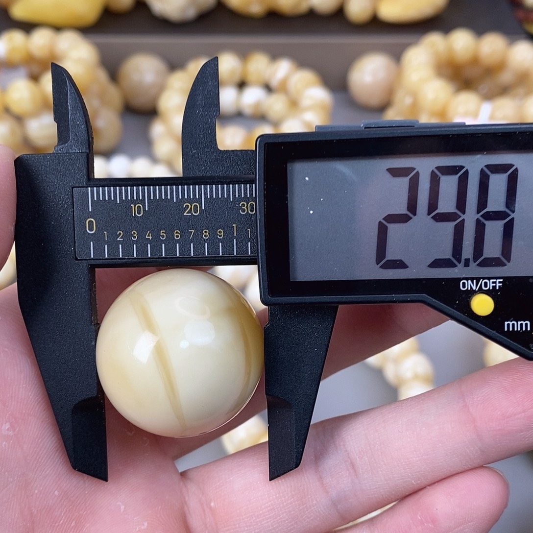 蜜蜡未镶嵌珠宝奇石