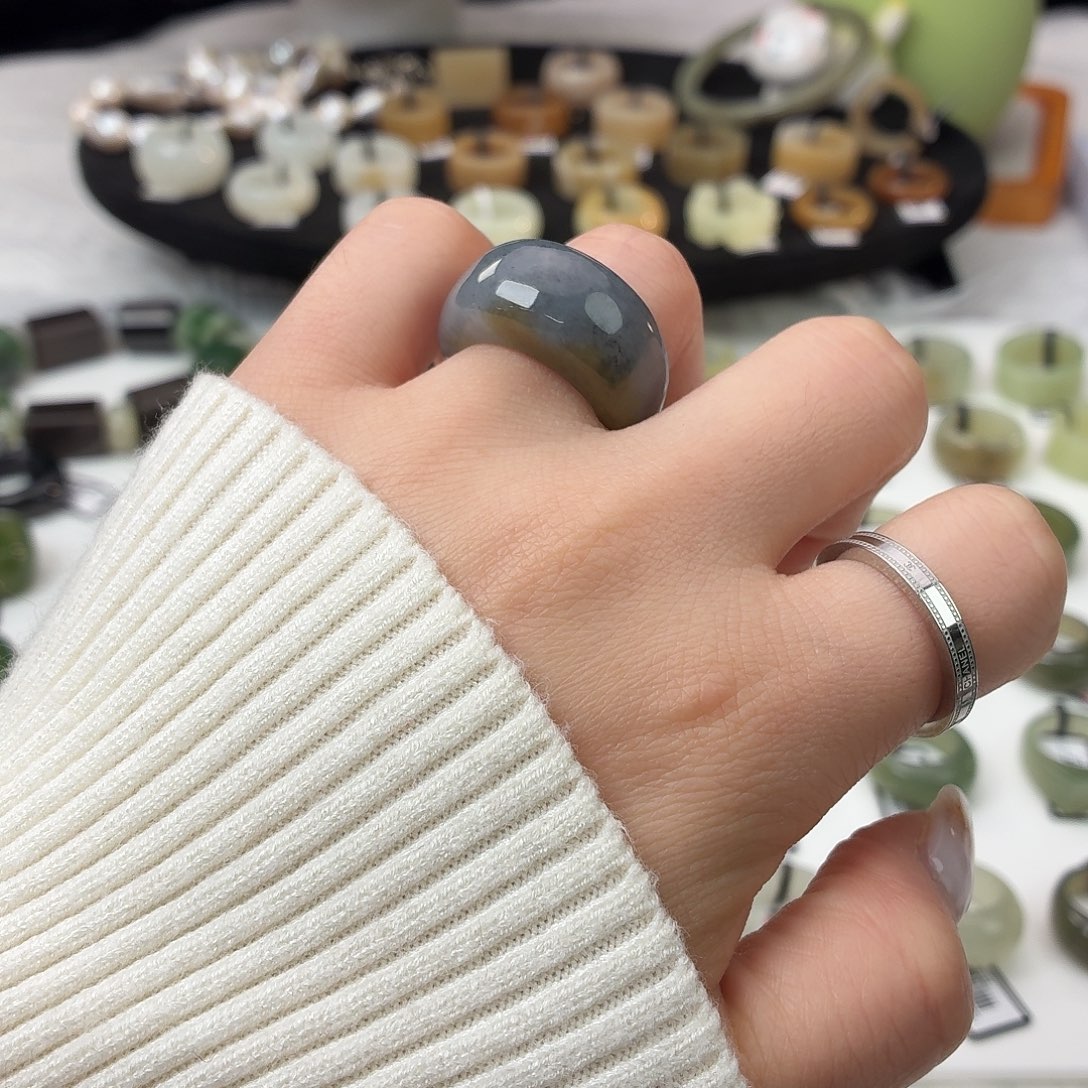 和田玉（糖玉）未镶嵌戒指S23芝麻糊飘糖馒头17.9